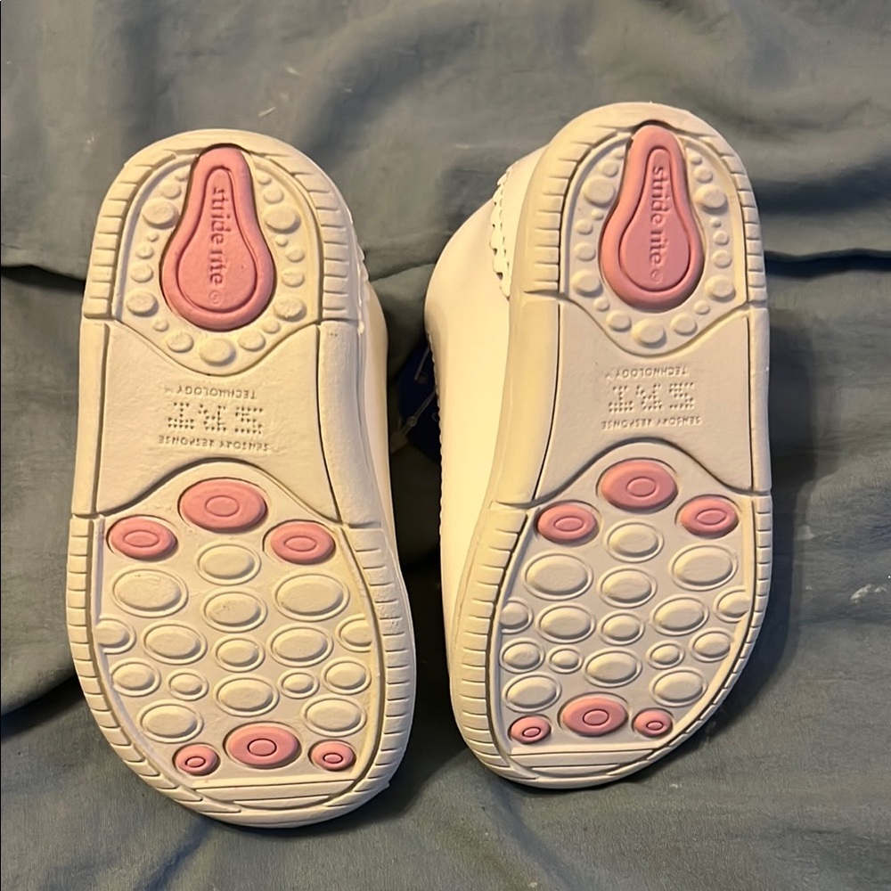 Stride Rite White Leather Baby Shoes with Floral Accents - Picture 2 of 5